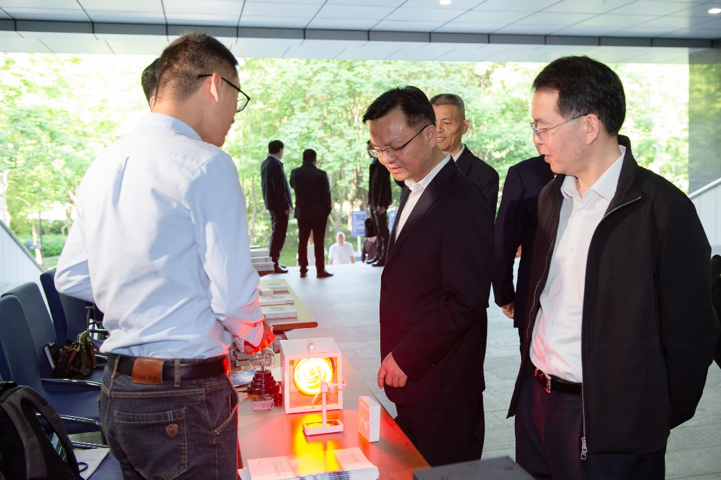 图片2.png 图片2.png